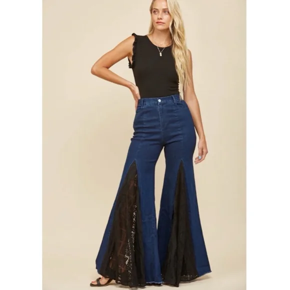 NWOT Wilson Wide Leg Jeans with Lace Detail – Size Small - Picture 1 of 5